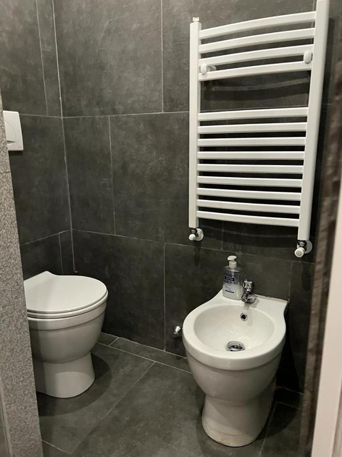 Free ParkingAppartamento Angolo Di Relax!!! Риволи Экстерьер фото
