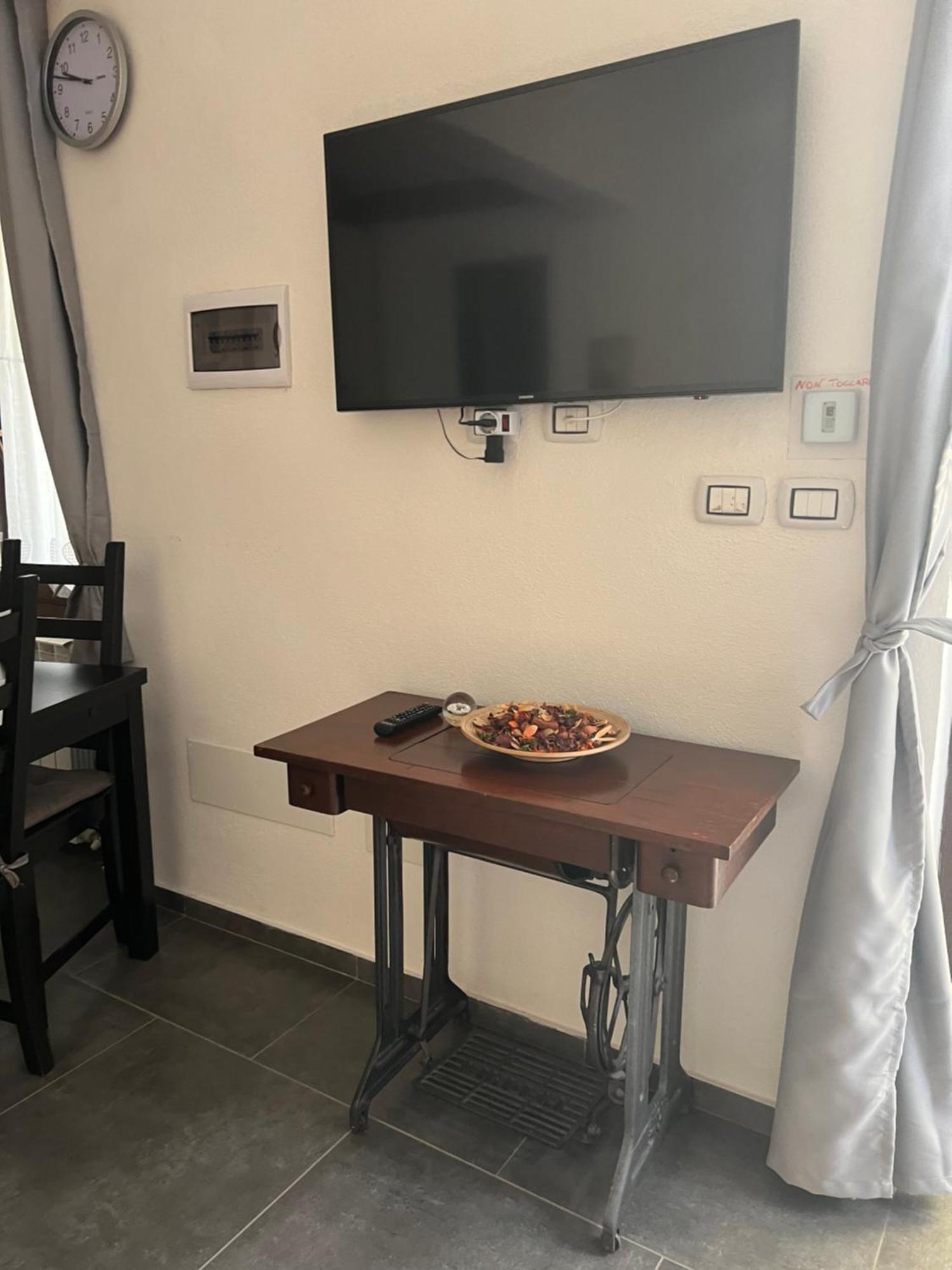 Free ParkingAppartamento Angolo Di Relax!!! Риволи Экстерьер фото